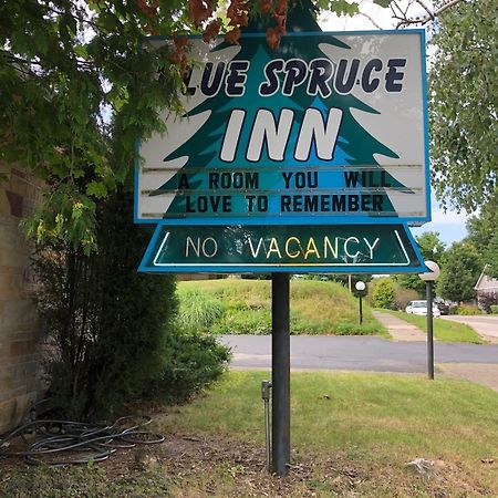 Ludington Blue Spruce Inn מראה חיצוני תמונה