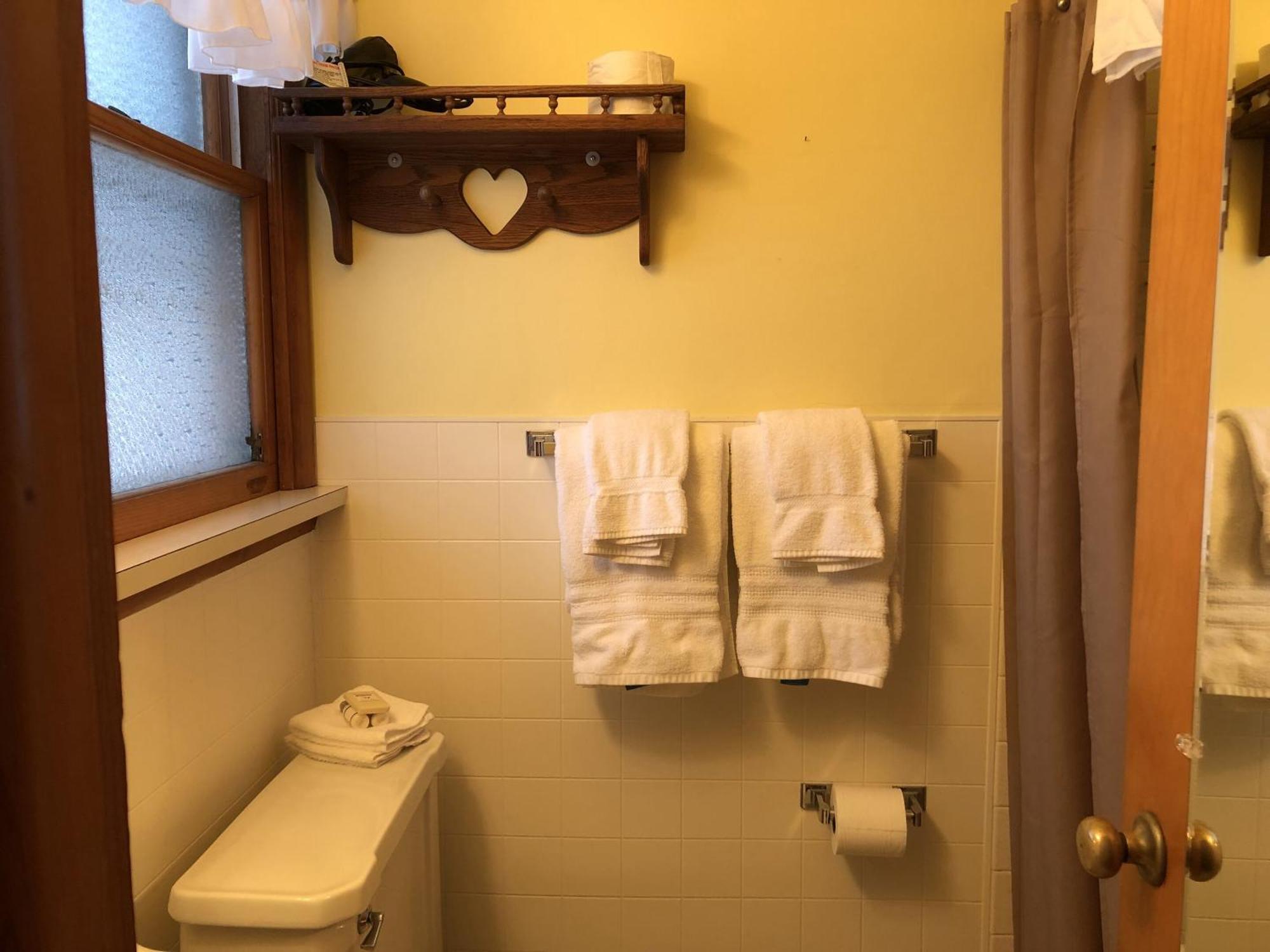 Ludington Blue Spruce Inn חדר תמונה