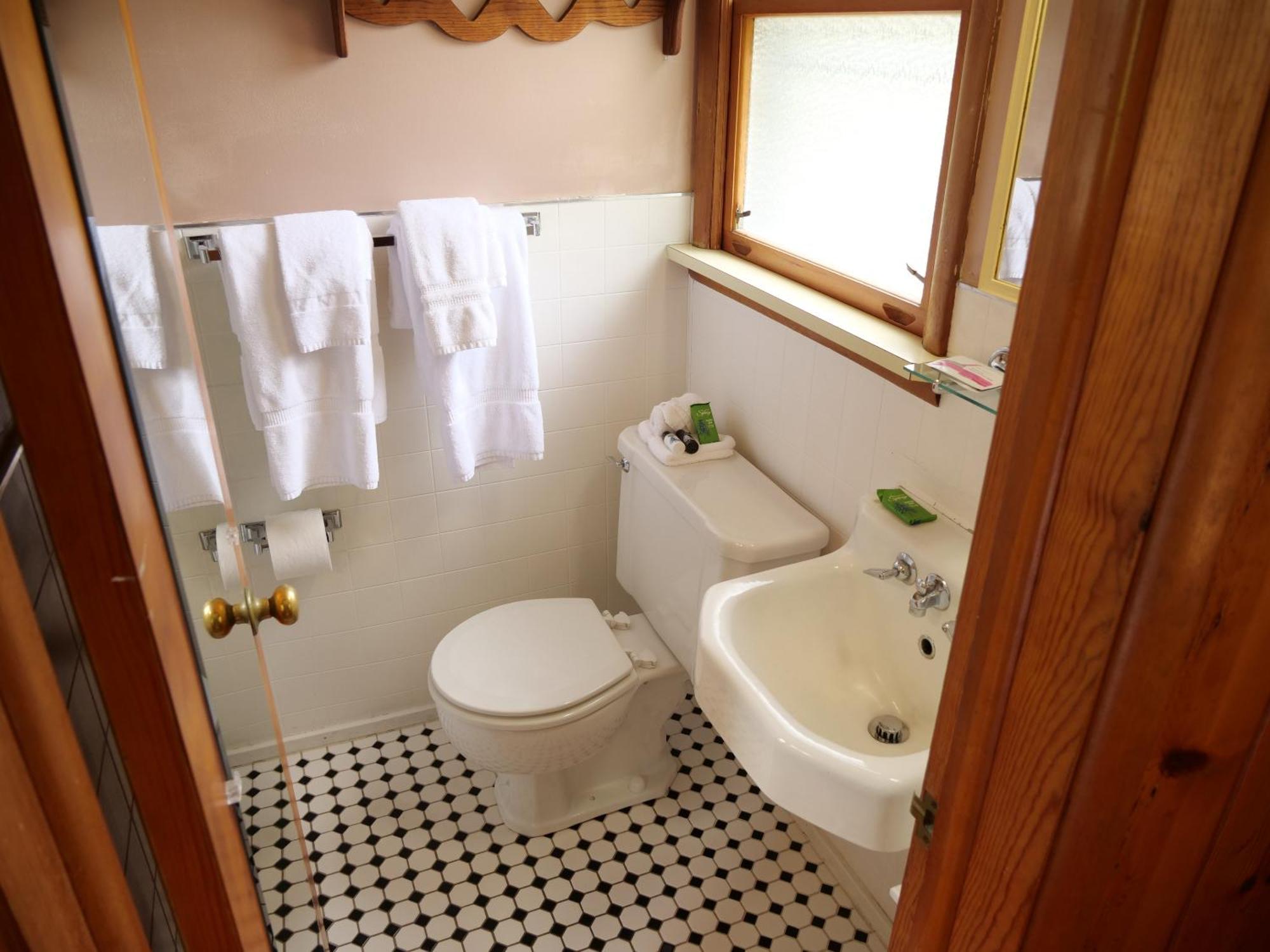 Ludington Blue Spruce Inn חדר תמונה