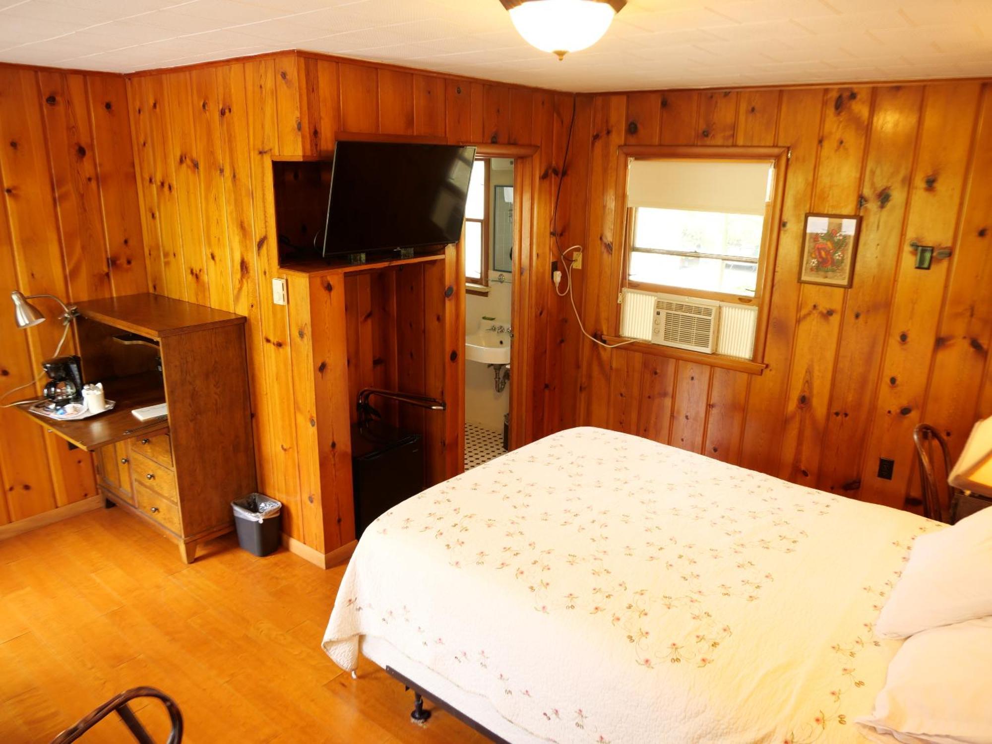Ludington Blue Spruce Inn חדר תמונה