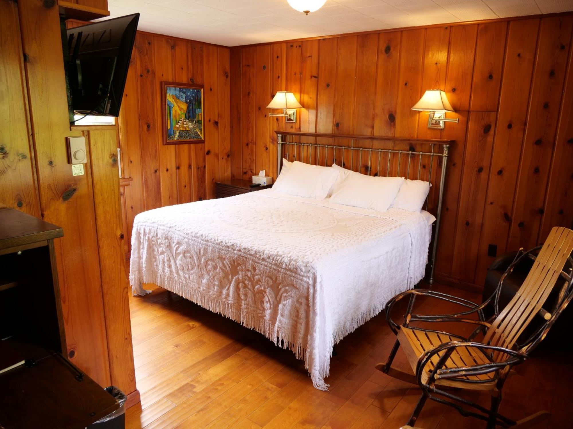 Ludington Blue Spruce Inn חדר תמונה