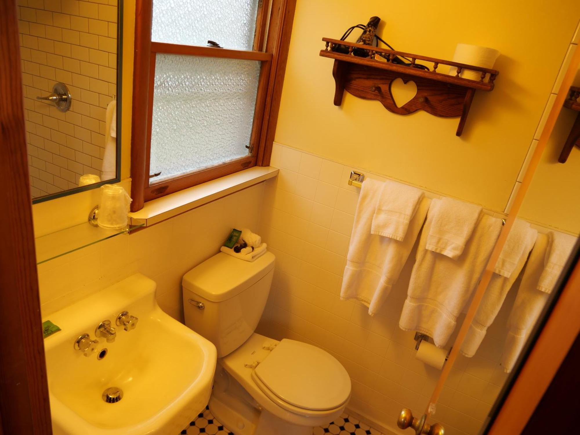 Ludington Blue Spruce Inn חדר תמונה